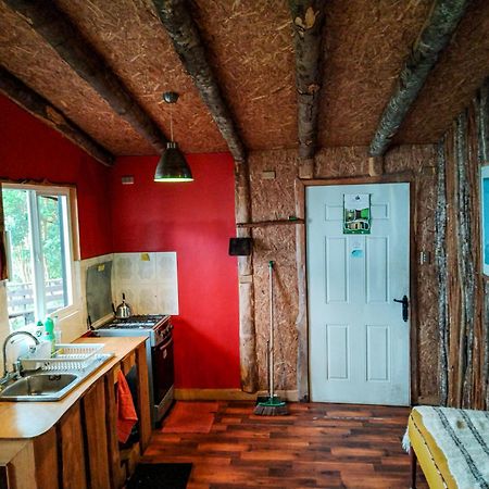 Hostal & Cabanas Luna Del Sur Cucao ภายนอก รูปภาพ