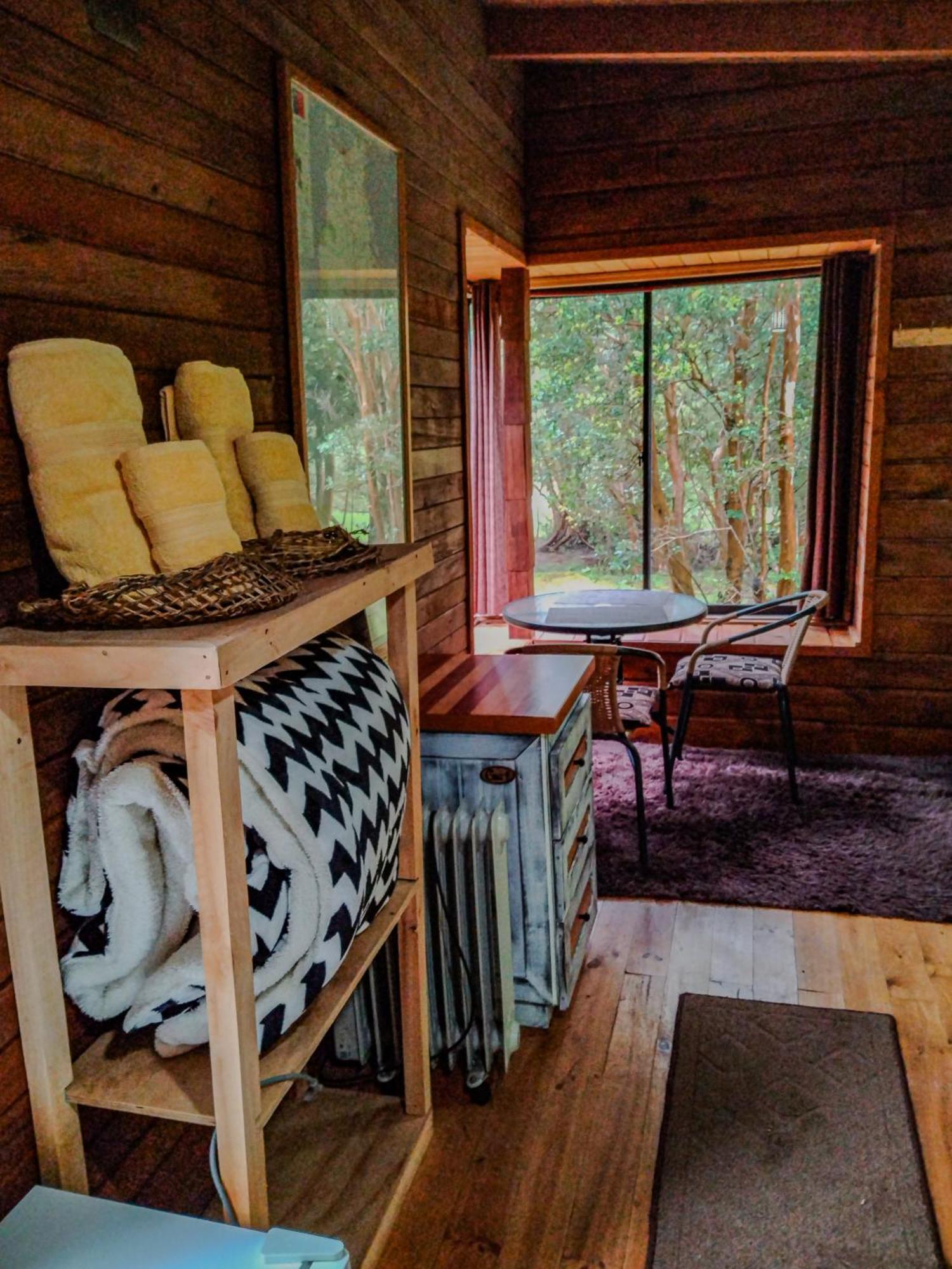 Hostal & Cabanas Luna Del Sur Cucao ภายนอก รูปภาพ