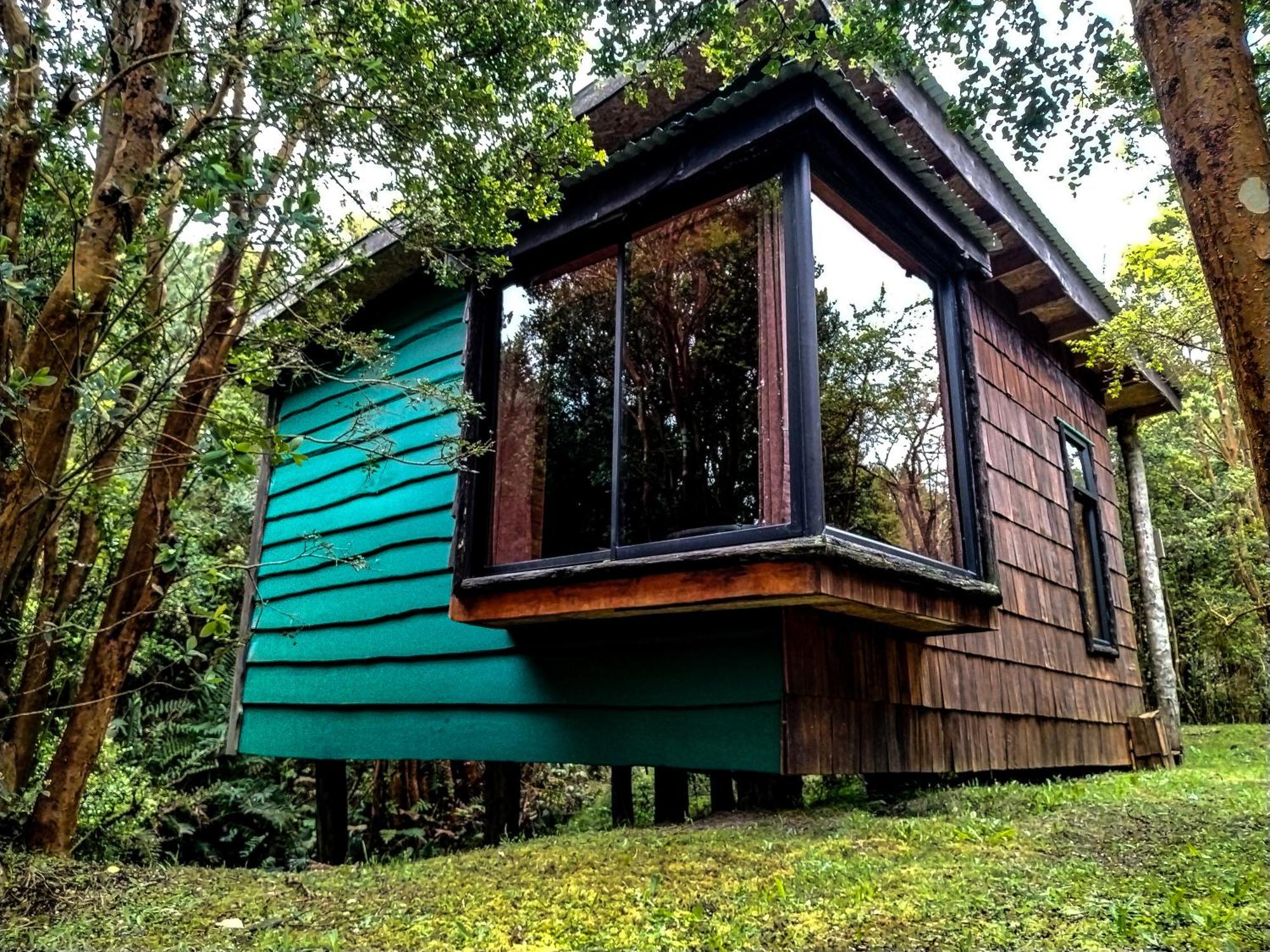 Hostal & Cabanas Luna Del Sur Cucao ภายนอก รูปภาพ
